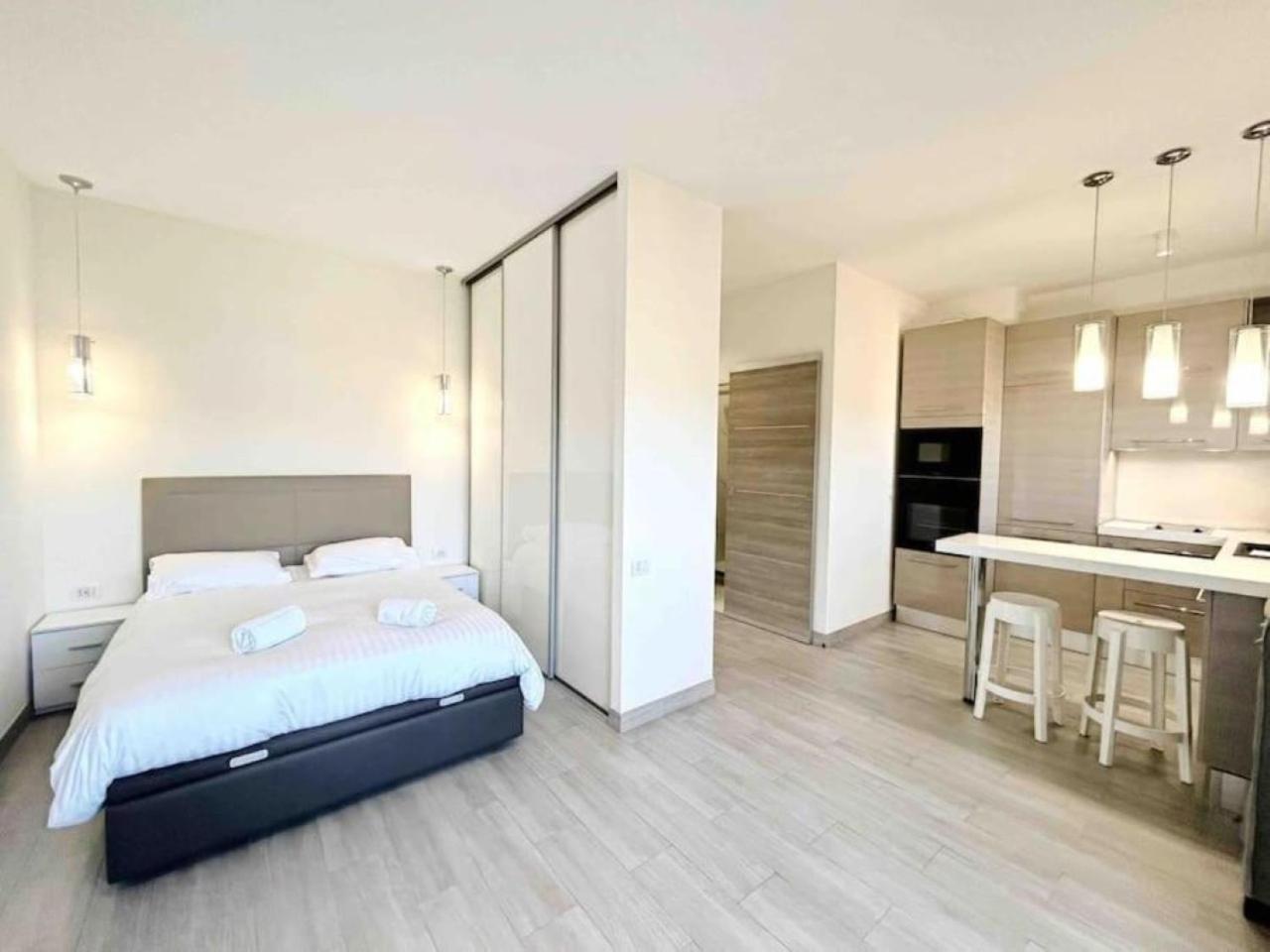 Il Gioiello : Apt 2 Pers, Clim, Piscine, Parking Antibes Buitenkant foto