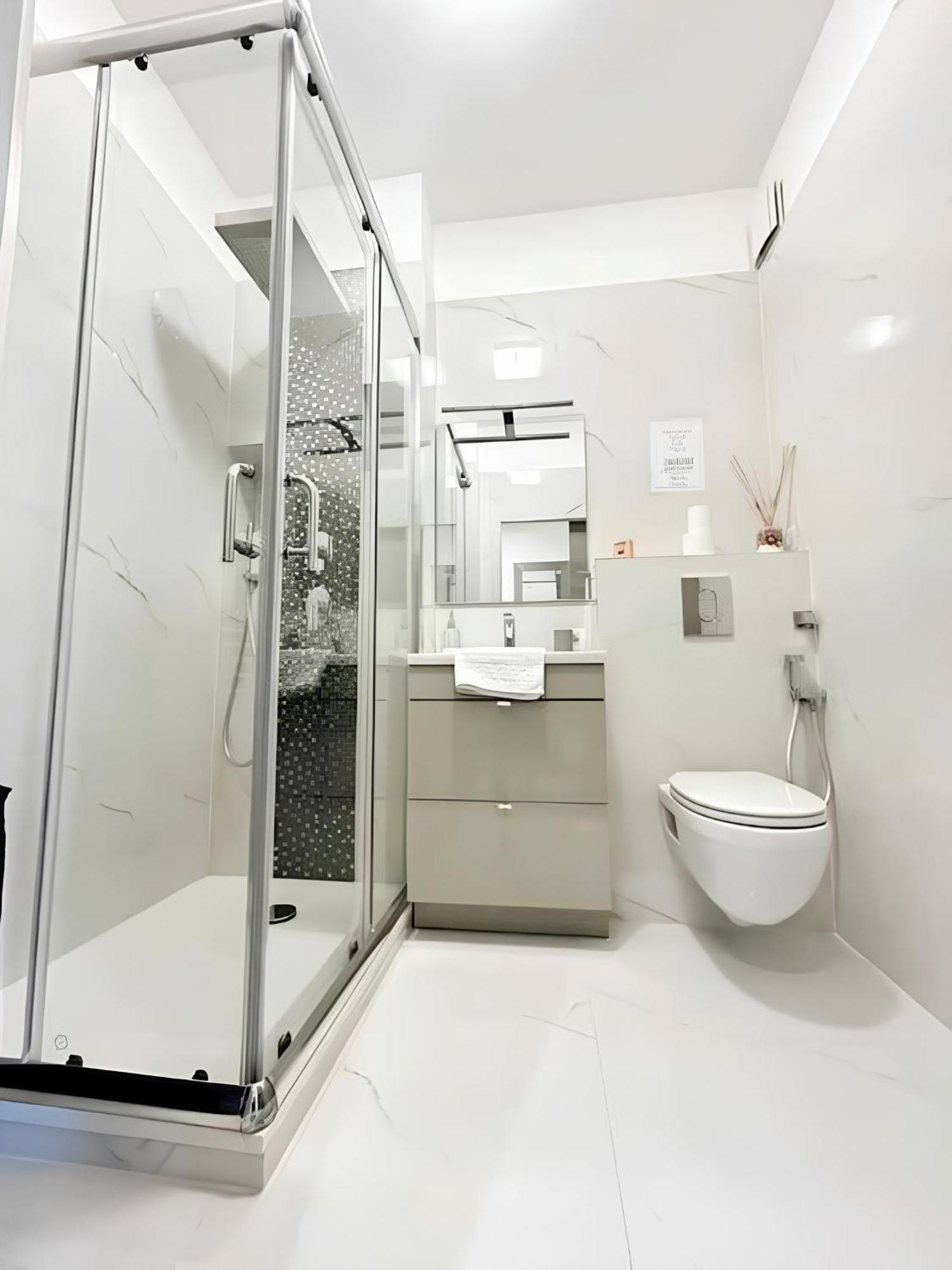 Il Gioiello : Apt 2 Pers, Clim, Piscine, Parking Antibes Buitenkant foto